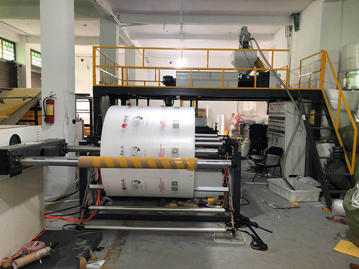 聚乙烯氣泡膜機(jī) 新型全自動(dòng)高速復(fù)合多層氣泡膜機(jī)組 緩沖PE氣泡膜03